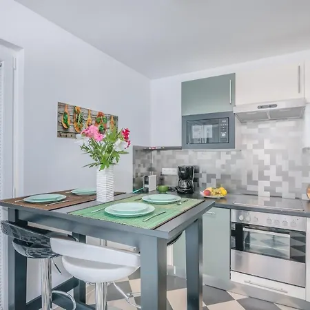 Apartment Dragica
